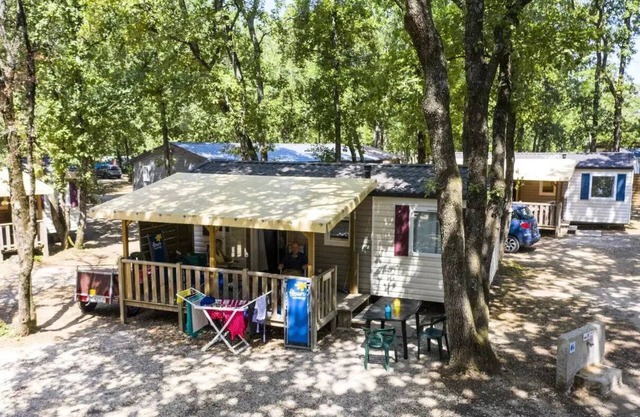 Flower Camping LES TRUFFIERES * - Mobil Home Provence - Evasion CONFORT 33m2 - 3 Bedrooms +TV + Air conditioning +Terrace covered 11m2 6 persons