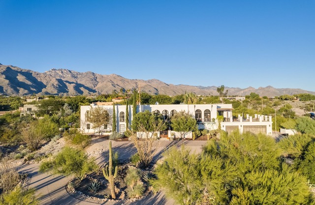 Foothills Luxury Casita with Private Pickleball Court