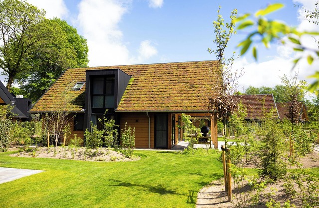 Forest villa with sauna and 4 en-suites – pure comfort and luxury for 8 guests.