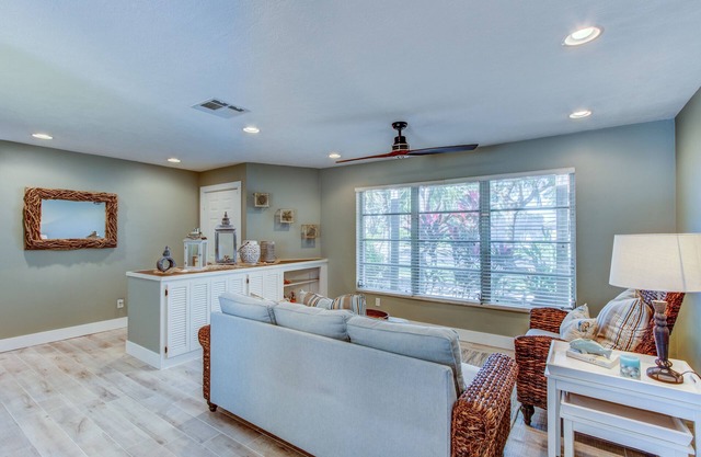 Fort Myers fully remodeled Private Pool Home on Canal, direct access to Gulf