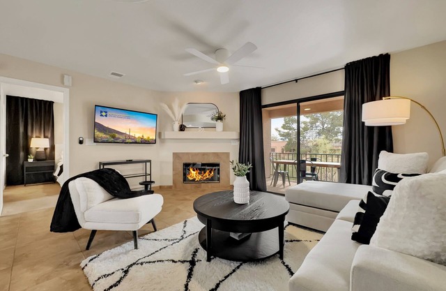 Fountain Hills Grand Patio Spectacular. 2 King Master Suites.
