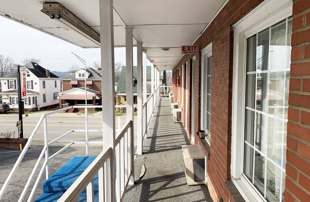 Four Keys Inn