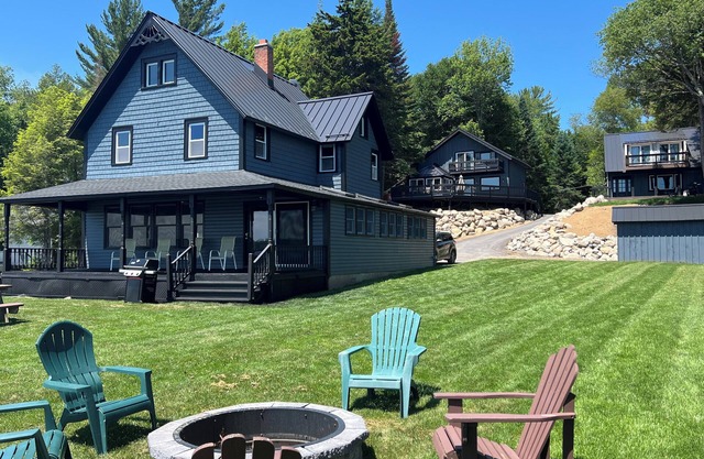 Fourth Lake Getaway Lodges ~BlueSky Lodge