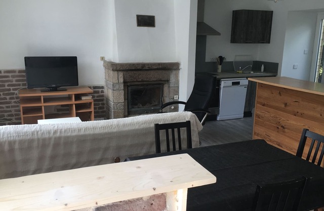 Recently renovated quiet house near hiking trails, fishing...