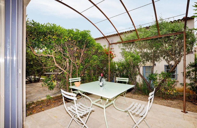 Lovely home in Saint-Laurent-De-La-Cabrerisse