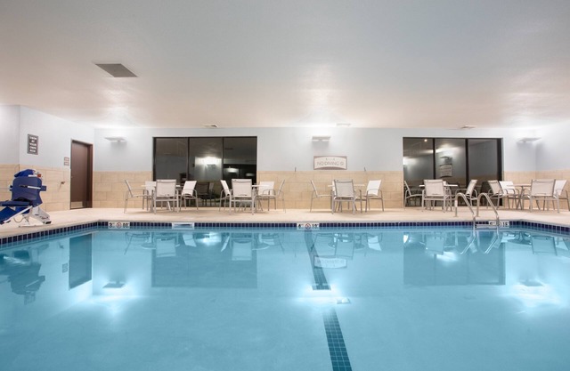 Free Breakfast Buffet. Indoor Pool. Near Red Rocks Amphitheater!