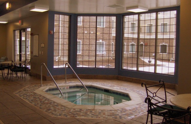 Free Breakfast Everyday! Pool & Hot Tub. Near Twelve Oaks Mall!