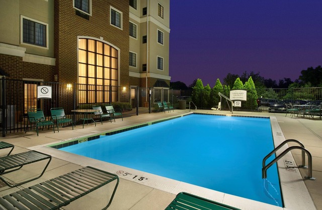 Free Breakfast. Outdoor Pool. Near BWI Airport. | Staybridge King Suite