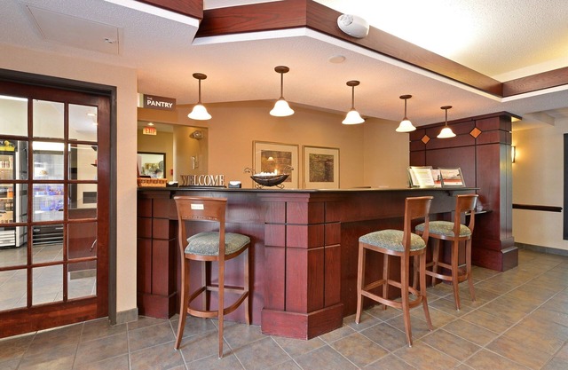 Free Breakfast, Free Wi-Fi | Indoor Pool, Hot Tub, Business Center