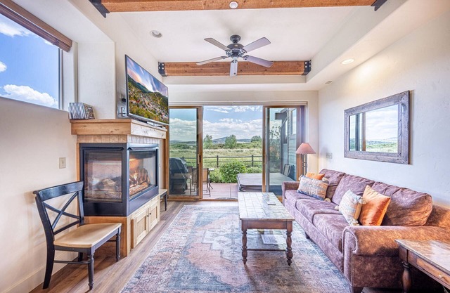 *Free Golf* On Nature Preserve | Unobstructed Views | Private Hot Tub | Walk to Dining/Shopping