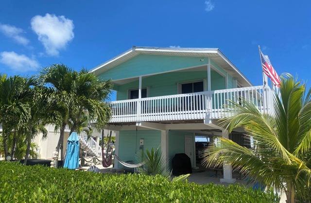 Free Kayaks, Bikes, & Boat Dockage! Waterfront Home