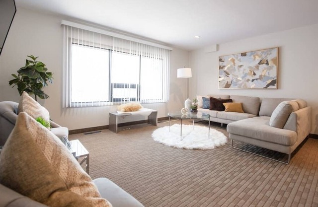 Free Parking & Wi-Fi! Downtown One Bedroom Suite