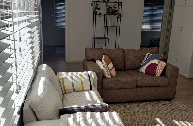 Free-standing home close to Town Centre