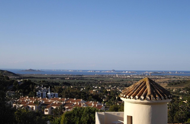 Free unlimited WiFi-Air Conditioned-BBQ-Rooftop Solarium-2 Bed 2 Bath Villa