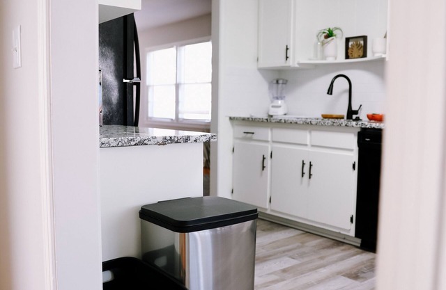 Freshly Remodeled Condo Sleeps 10