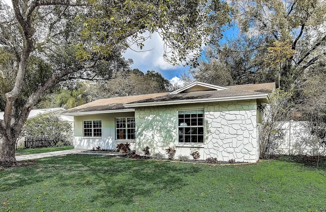 Freshly Updated Home less than an hour from Disney