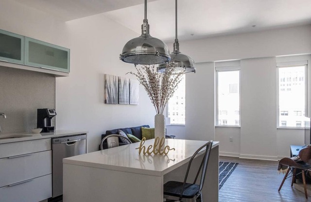 Frontdesk | 1-Bedroom Apt with City Views