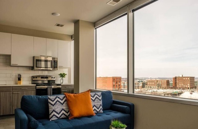 Frontdesk | Fully Furnished 2BR Apt with Wifi