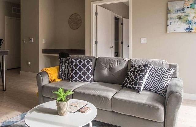 Frontdesk | Hip + Open 1BR Apt near the River