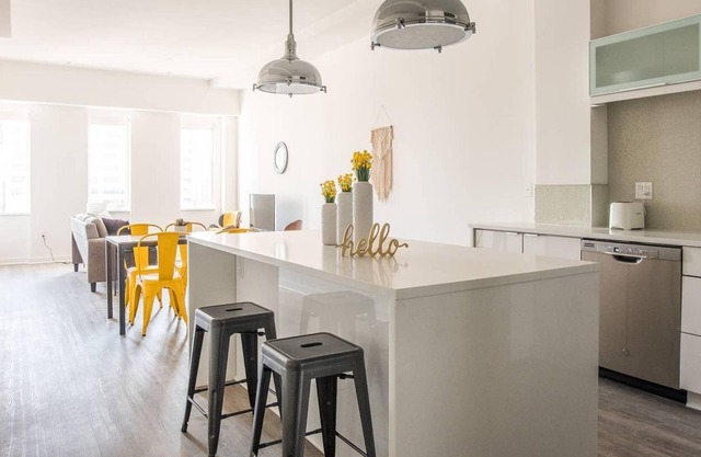 Frontdesk | Kansas City Apartment with City Views