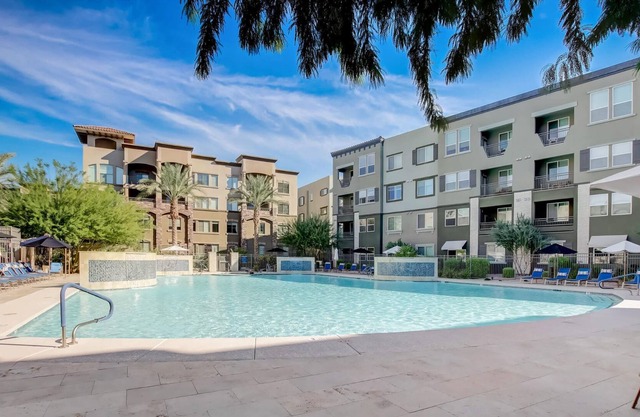 FRONTDESK Montreux Apts Northeast Phoenix