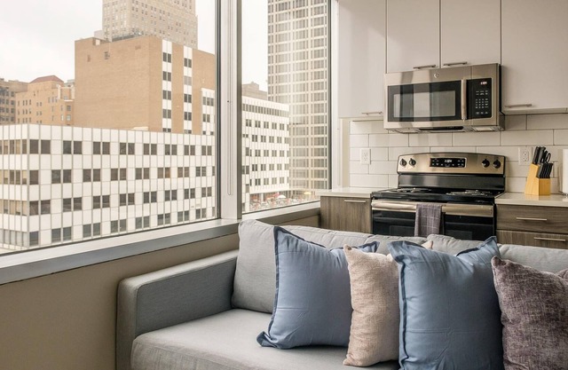 Frontdesk | Prime Location 1BR Apt in Downtown