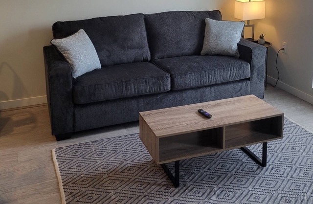 Frontdesk | Simple + Roomy 1BR Apt