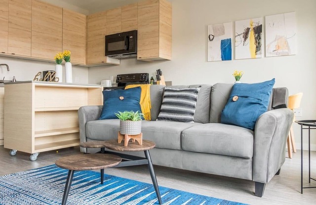 Frontdesk | Spacious 2BR in Capitol View South