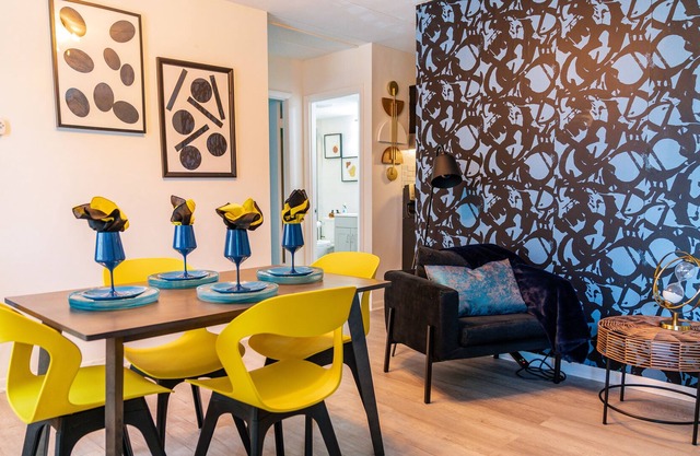 Full Condo Free Parking + Self Check-In