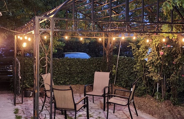 Full House with Backyard