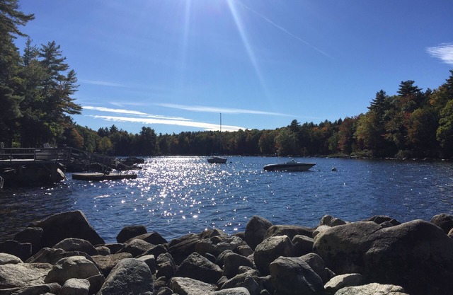 Full Season Beautiful Lakefront Retreat With Year Round Attractions
