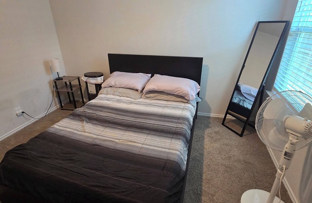 Full Size Private room with Private Bathroom