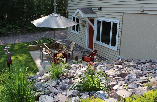 Fully equiped apartment. Our quiet retreat is perfect for couples.