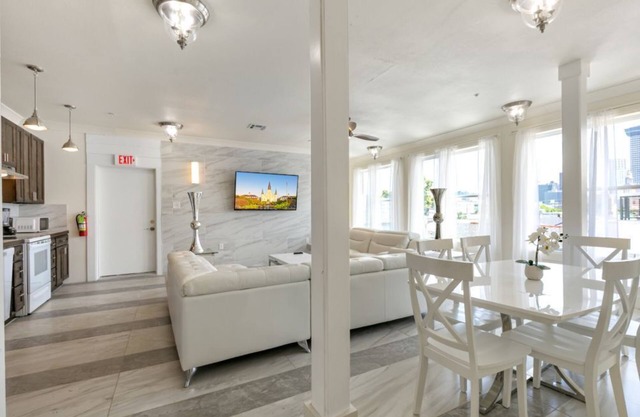 Fully Equipped 4BR Condo in the Heart of NOLA