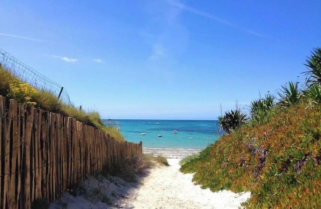 Fully equipped and comfortable motorhome by the sea