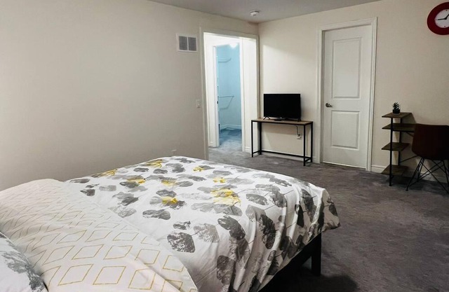 Fully equipped home in Ancaster, Ontario