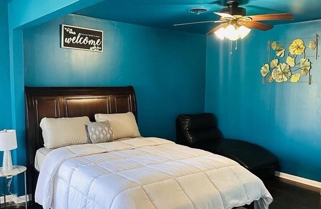 Fully Equipped Studio - 5 mins from the Fort-Sill Military base, and Walmart.