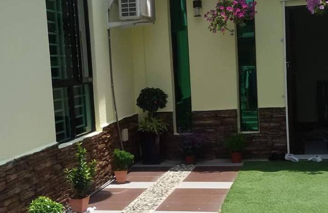 FULLY FURNISHED NICE LANDED HOUSE NEAR TOWN AND CITY