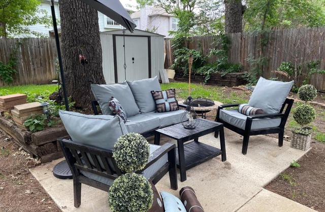 Fully furnished Private room in quite neighborhood