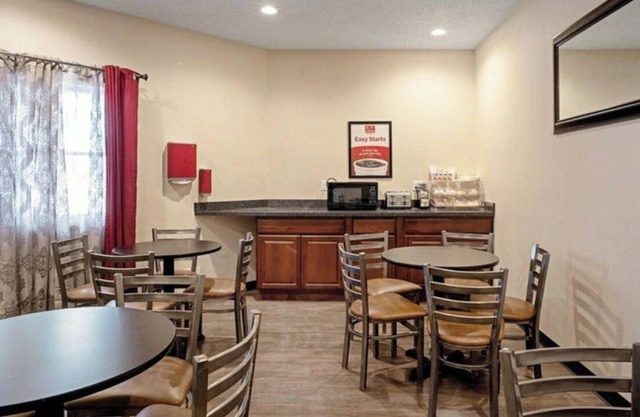 Fully Furnished Studio Available + breakfast and cleaning, 1 week min stay