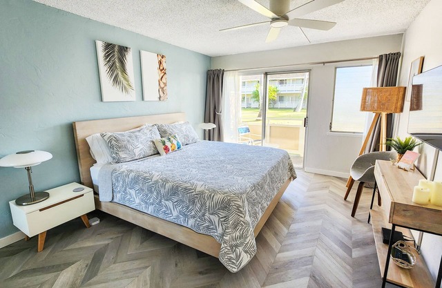 Fully Renovated 1BR/1BA condo w/AC. Short walk to beach & Coconut Marketplace!