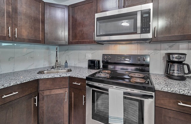Fully renovated Apt A in Clearwater.