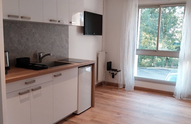 Fully renovated studio 50m walk from the beach at NAUZAN Vaux Sur Mer