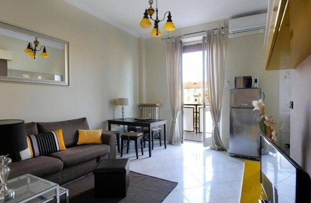 Fulvio Testis, Modern 1 Br Apartment With Balcony By Halldis