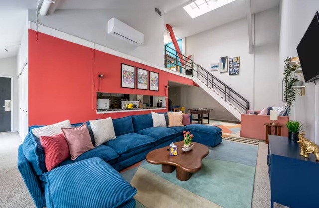 Fun Downtown Penthouse #3 | Vintage +balcony&gym