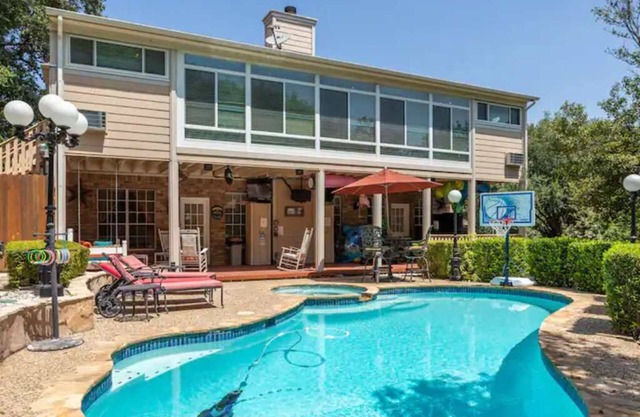Fun fun Five Bedroom for couples or family