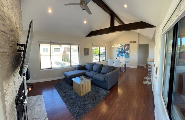 Furnished 1 Br 1 Bth/Renovated/Gated/N. Scottsdale