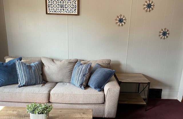 Furnished 2 Bedroom Apartment Centrally Located
