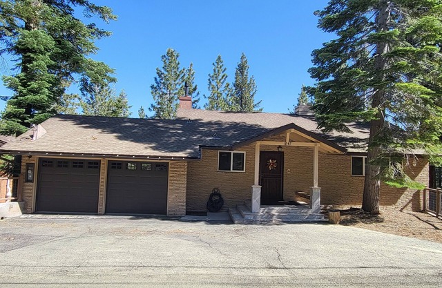 Furnished 4 bdrm mountain retreat in South Lake Tahoe available for 30+ day stay