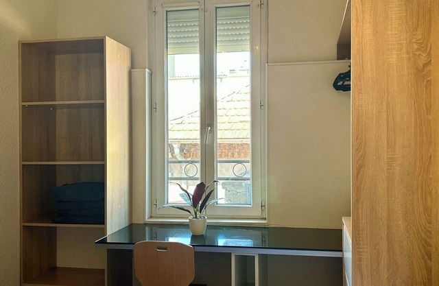Furnished and equipped room in downtown residence